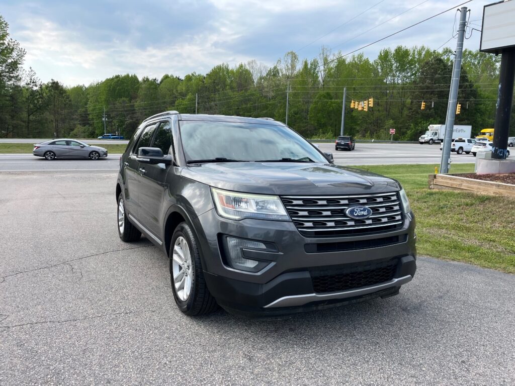 2017 Ford Explorer XLT FWD