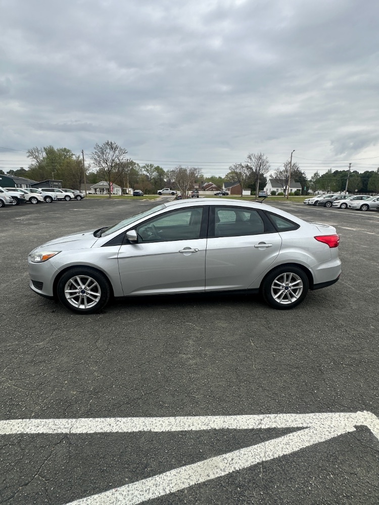2015 Ford Focus SE Sedan