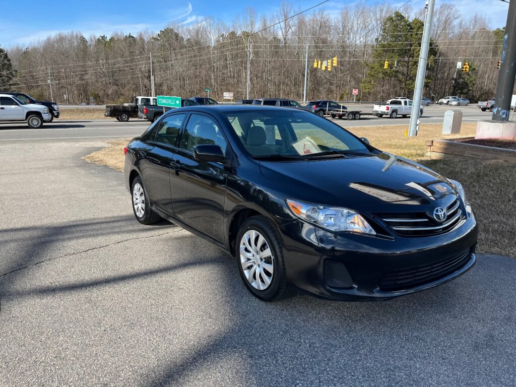 2013 TOYOTA COROLLA 4dr