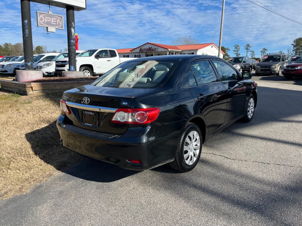 2013 TOYOTA COROLLA 4dr