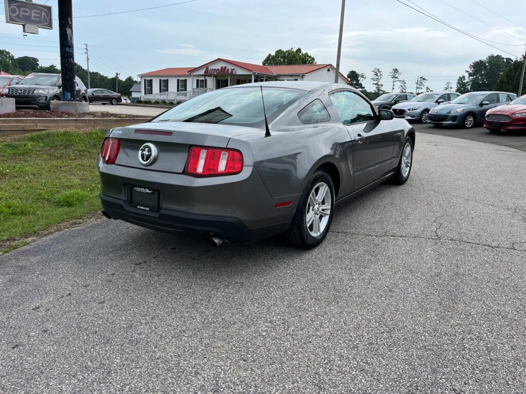 2012 Ford Mustang V6