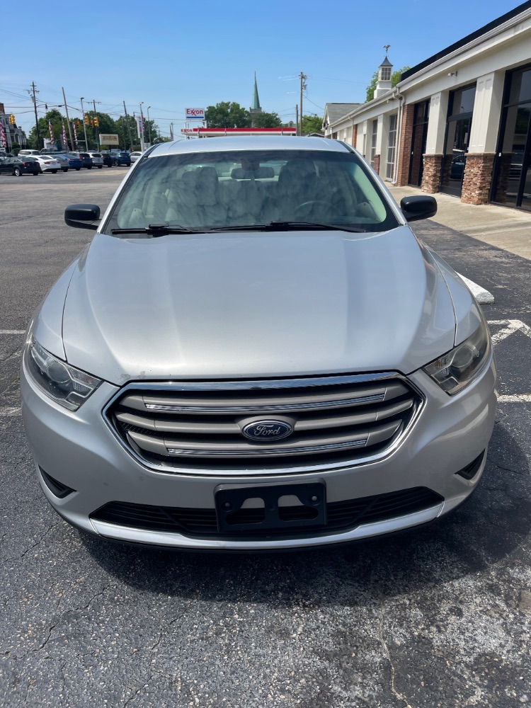 2017 Ford Taurus SE FWD