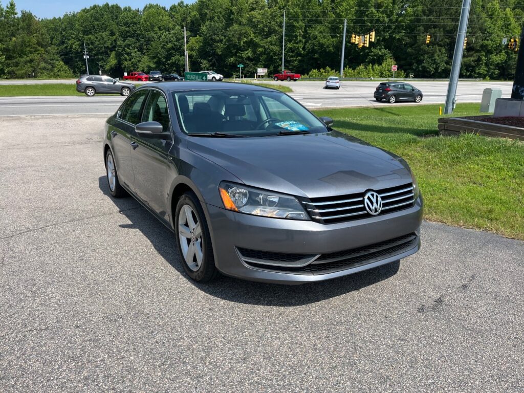 2014 Volkswagen Passat 1.8T Wolfsburg Edition
