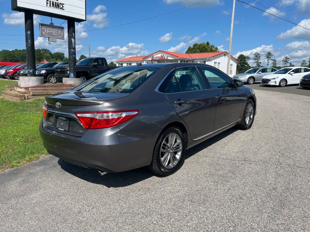 2016 Toyota Camry SE
