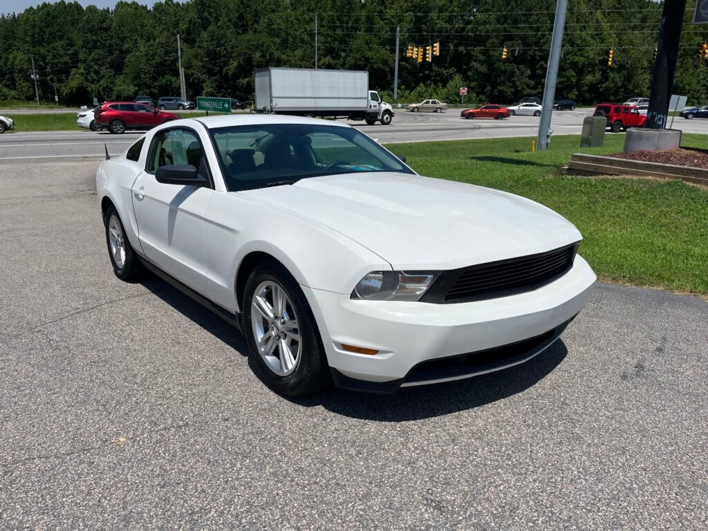 2011 Ford Mustang V6