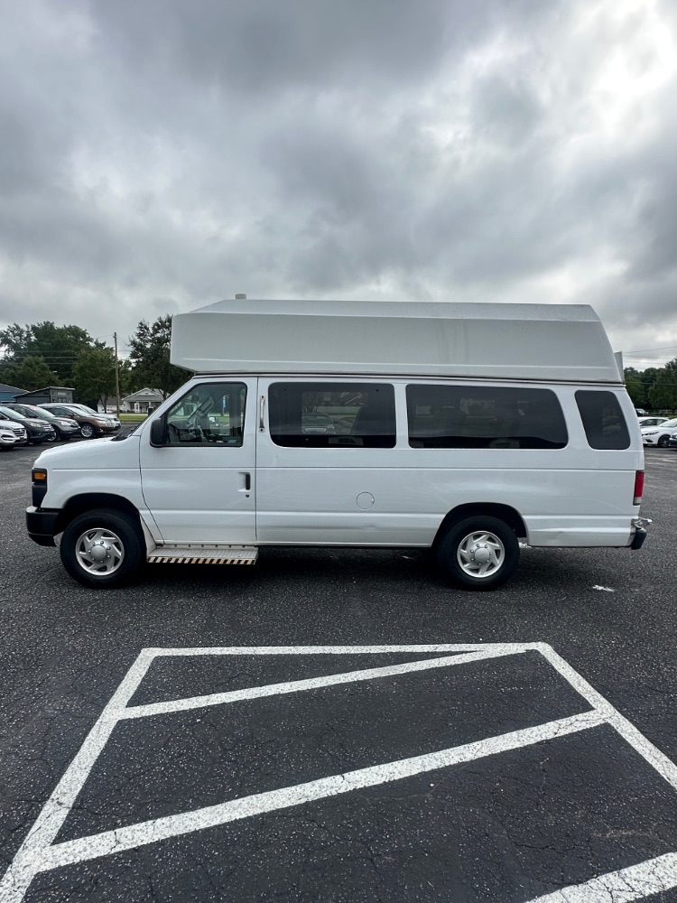 2014 Ford E-350 Super Duty Commercial