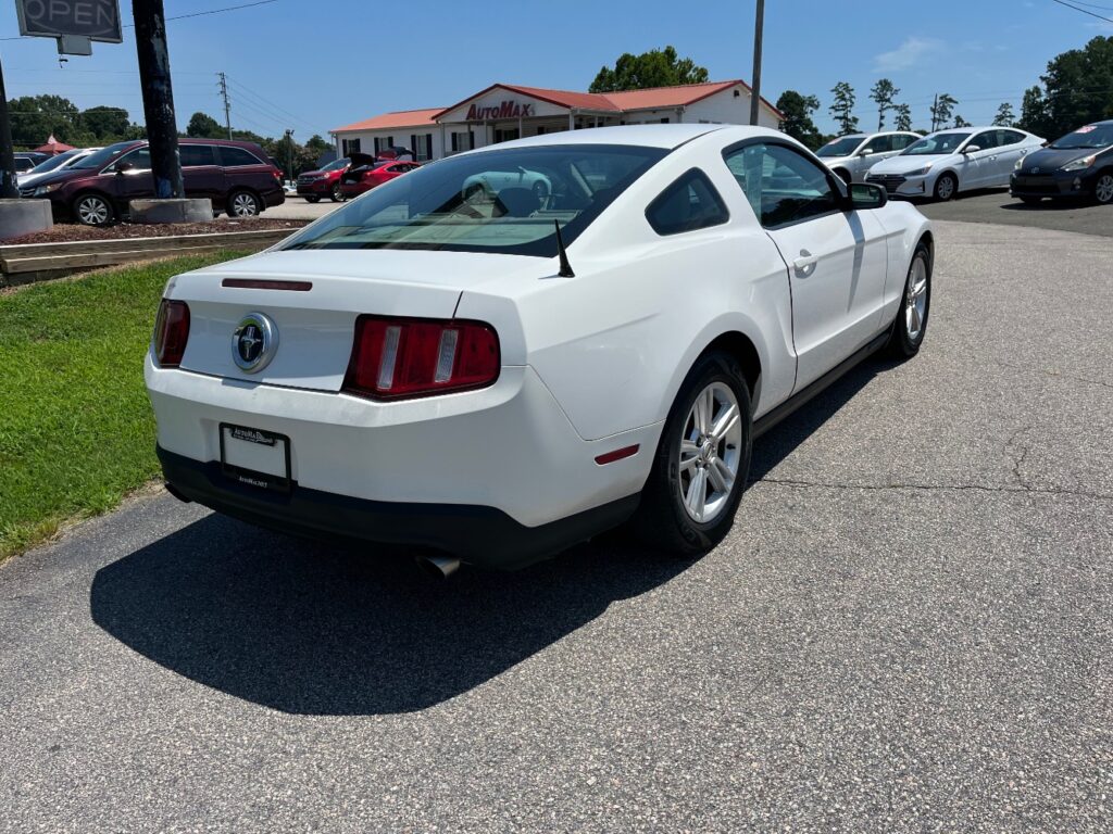 2011 Ford Mustang V6
