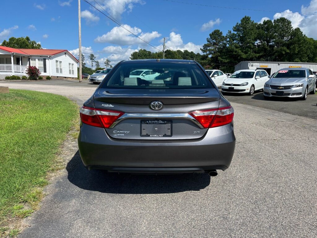 2016 Toyota Camry SE