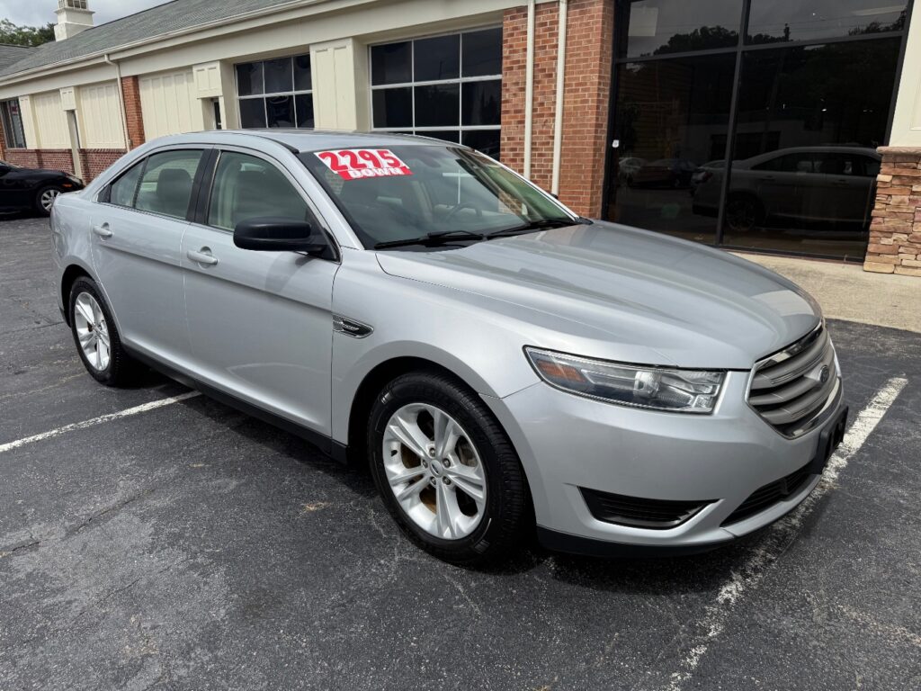 2017 Ford Taurus SE