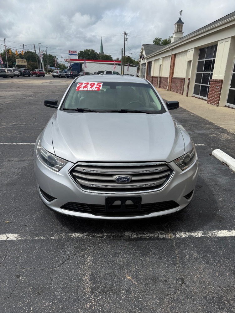 2017 Ford Taurus SE