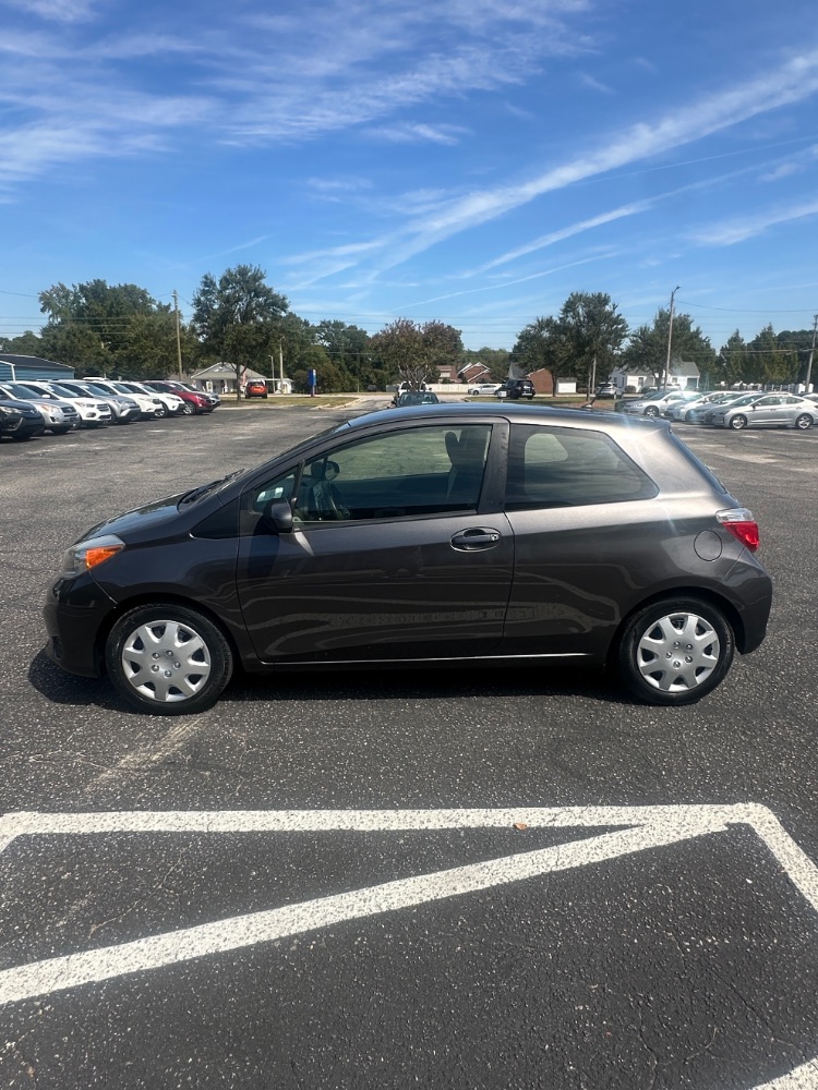 2013 Toyota Yaris L | LE