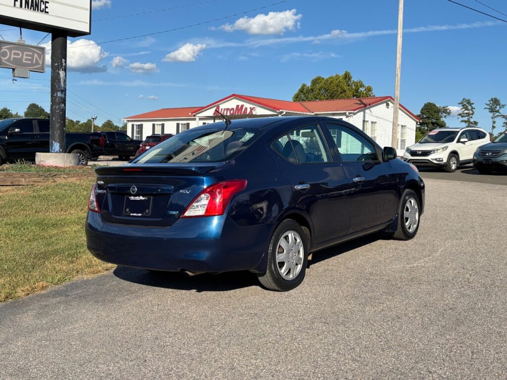 2014 Nissan Versa 1.6 SL Sedan