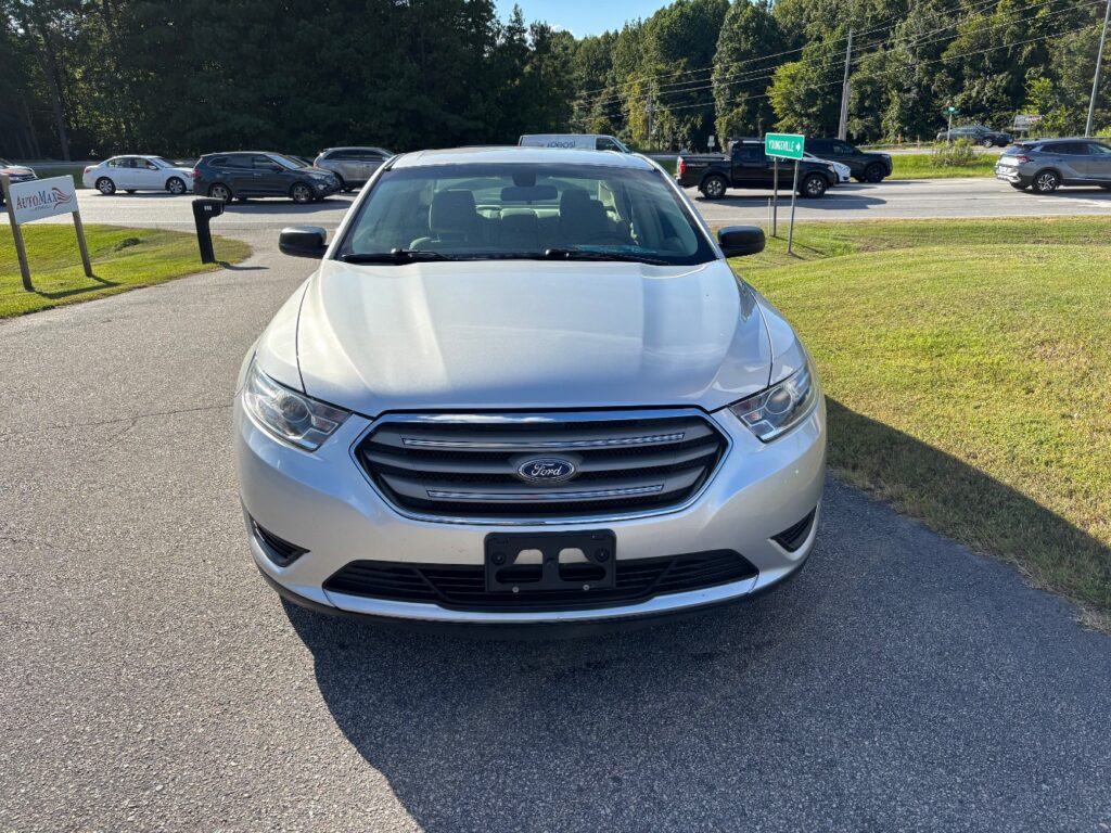 2017 Ford Taurus SE
