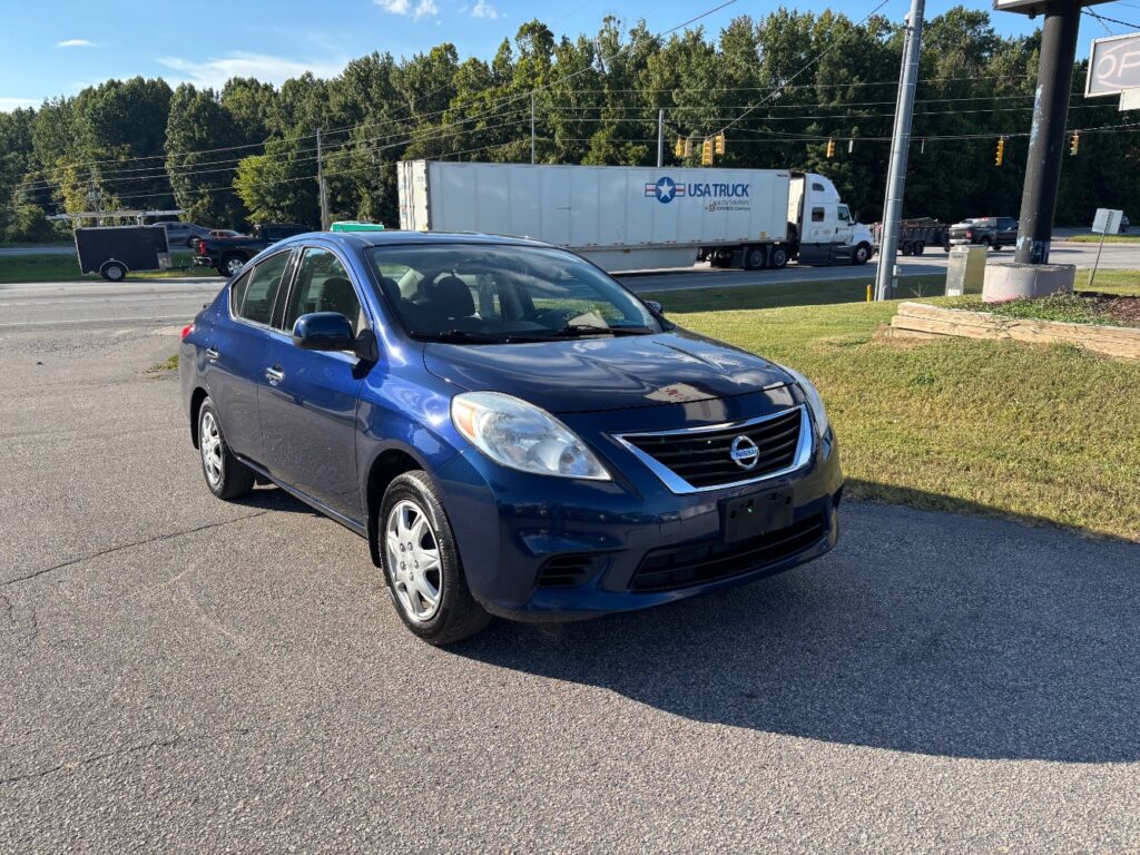 2014 Nissan Versa 1.6 SL Sedan