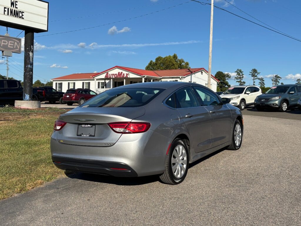 2017 Chrysler 200 LX