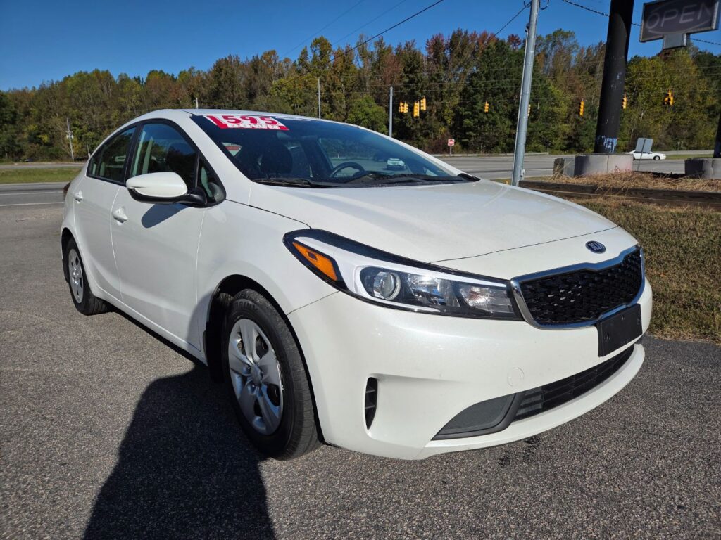 2017 Kia Forte LX 6A