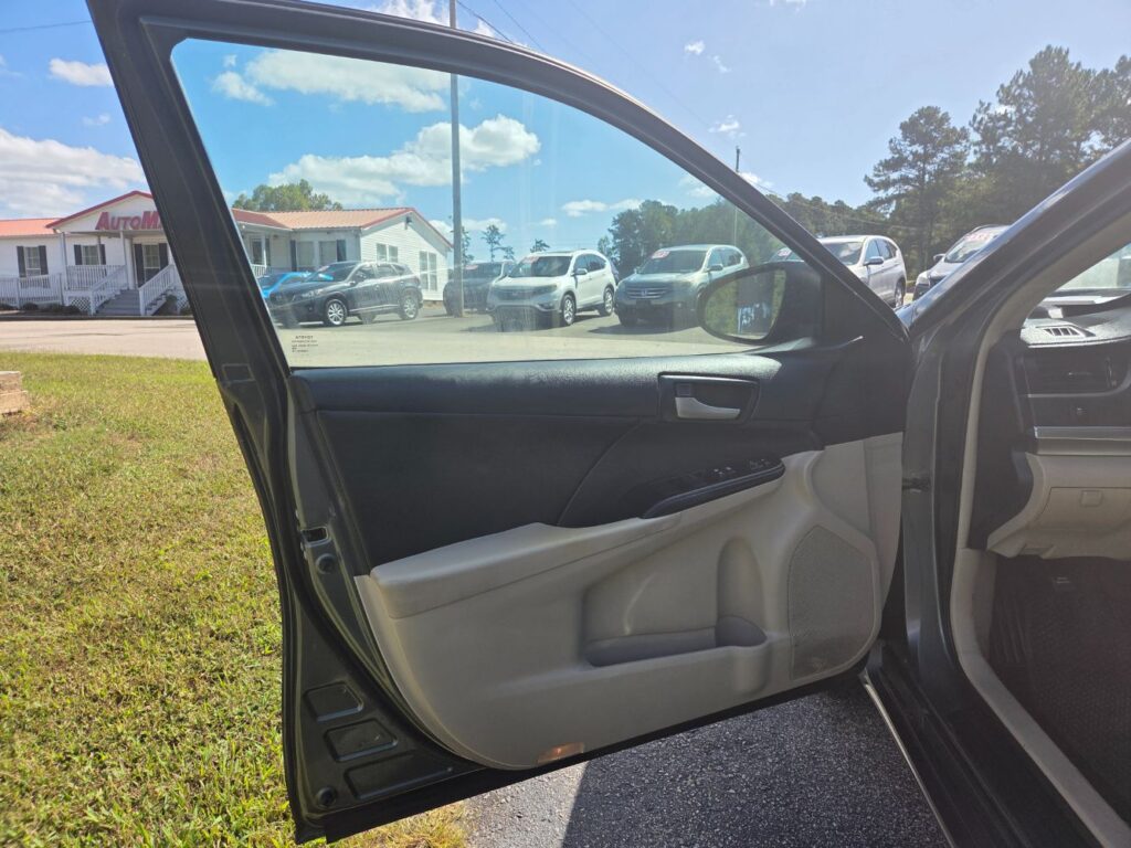 2013 TOYOTA CAMRY LE