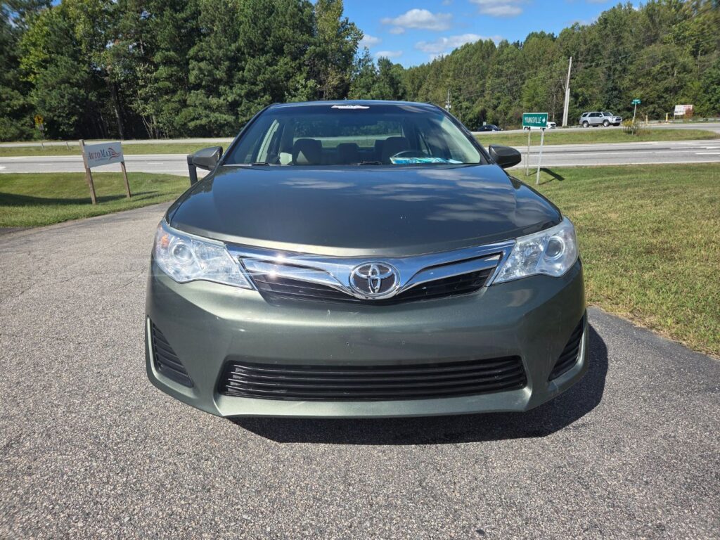 2013 TOYOTA CAMRY LE