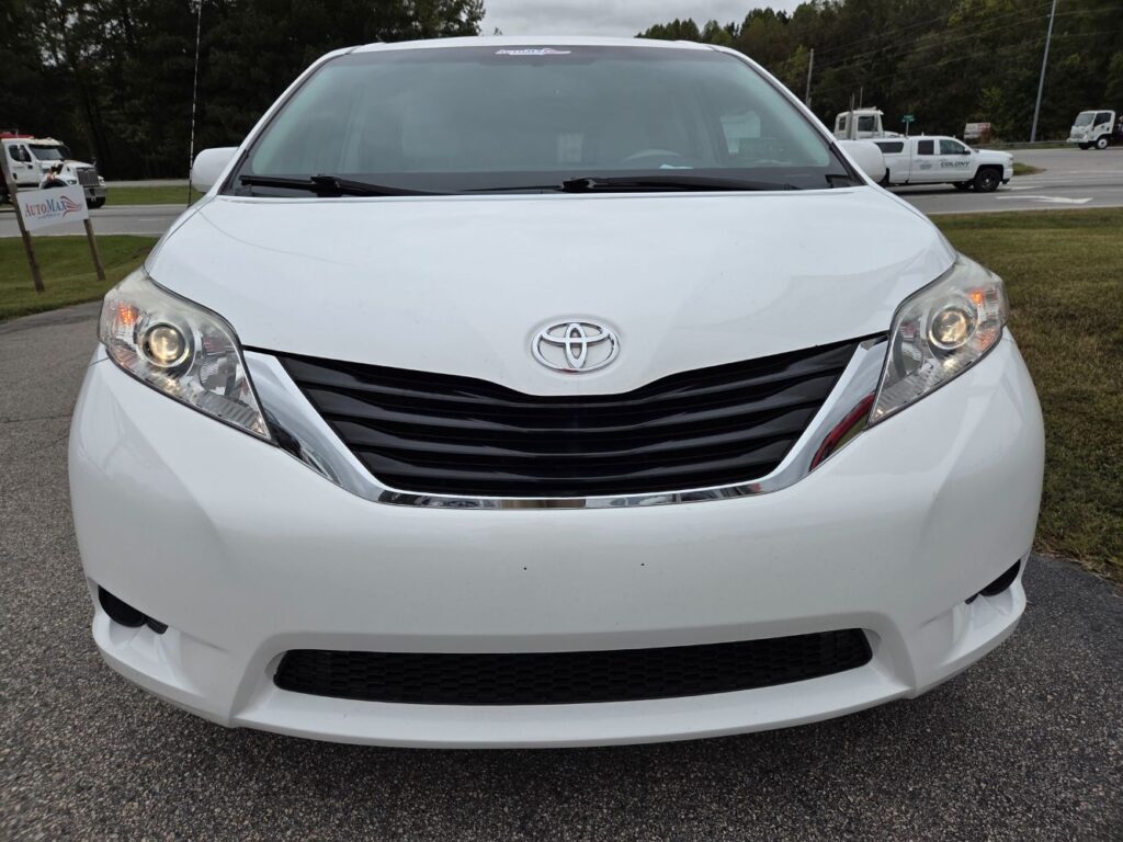 2011 Toyota Sienna LE V6