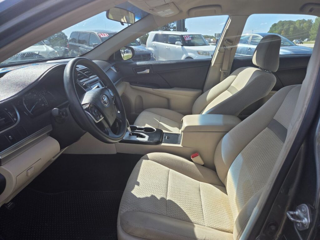 2013 TOYOTA CAMRY LE