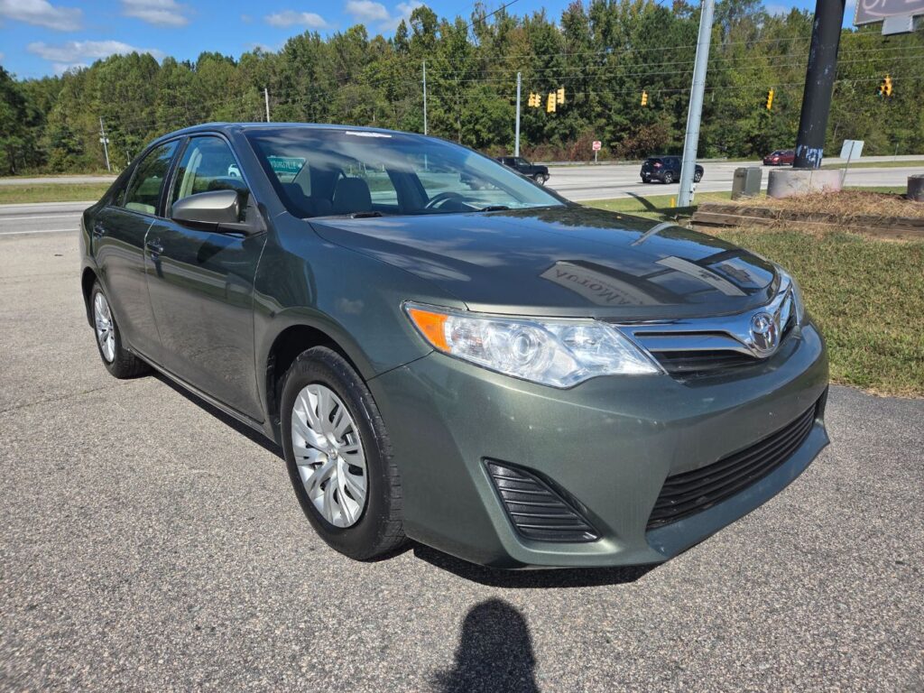 2013 TOYOTA CAMRY LE