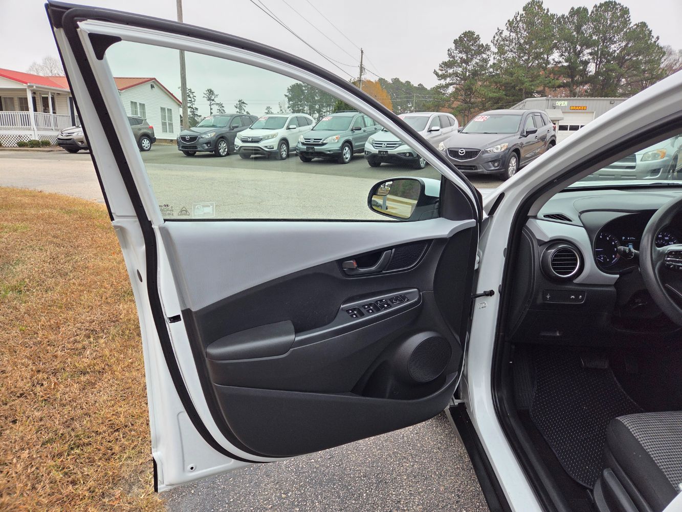 2020 Hyundai Kona SE photo 4