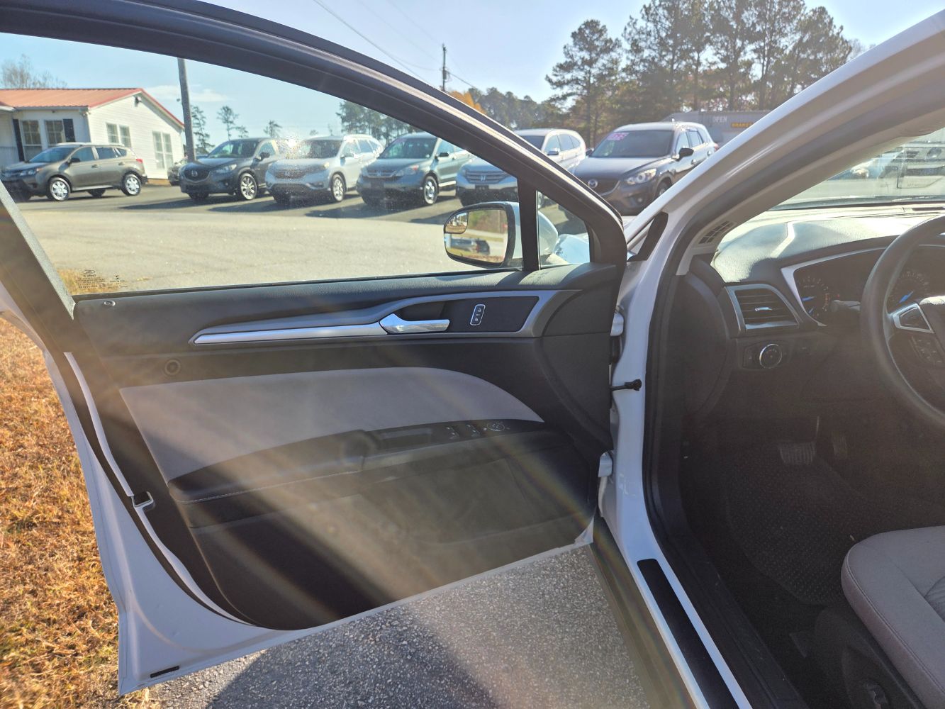 2016 Ford Fusion S photo 4