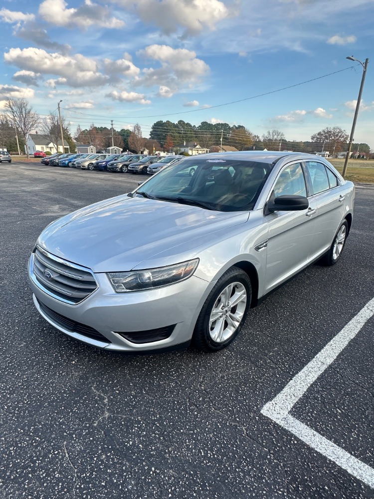 2016 Ford Taurus SE
