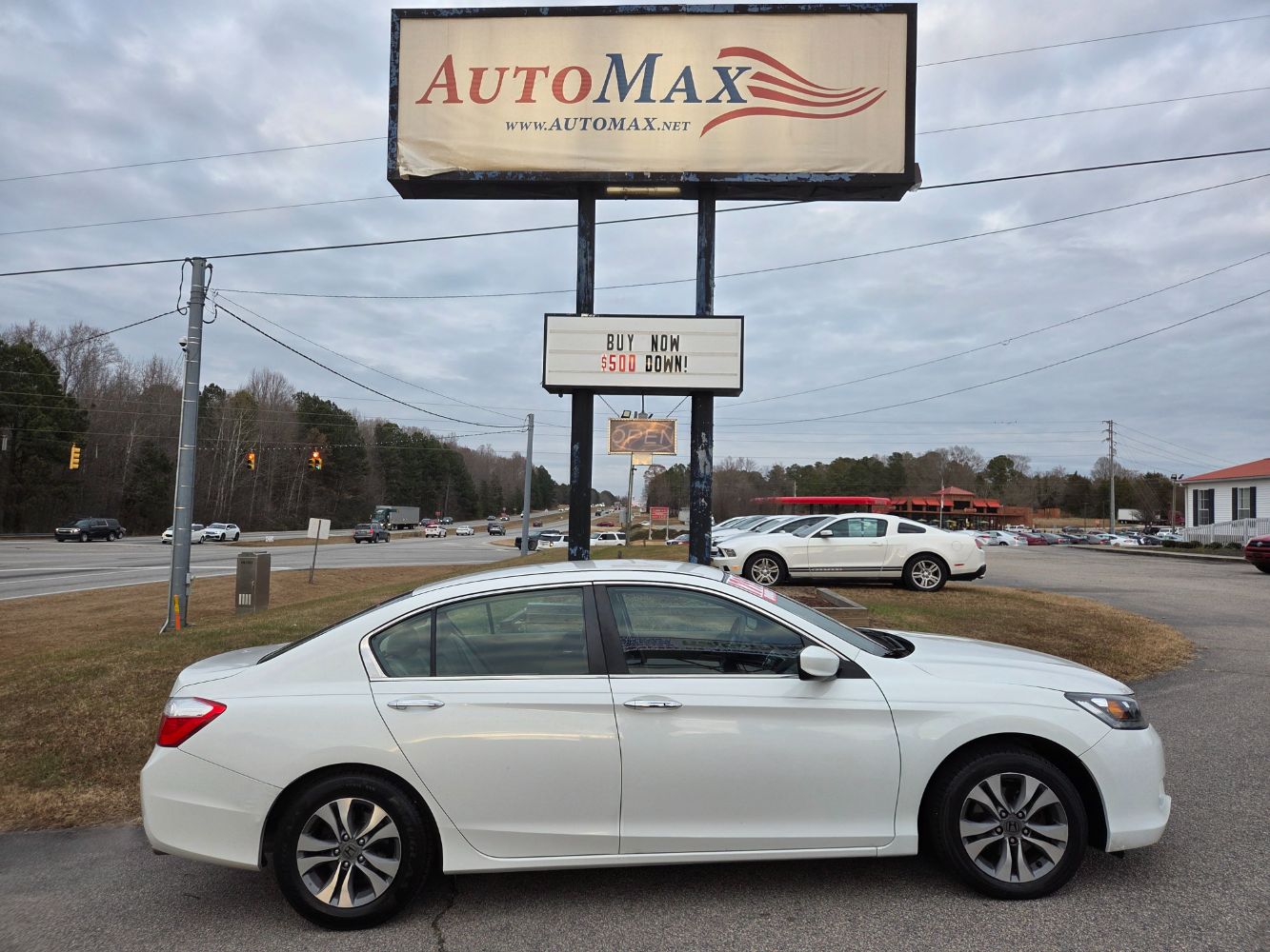 2015 Honda Accord LX's photo