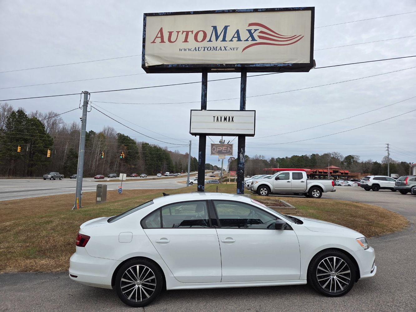 2016 Volkswagen Jetta Sport's photo
