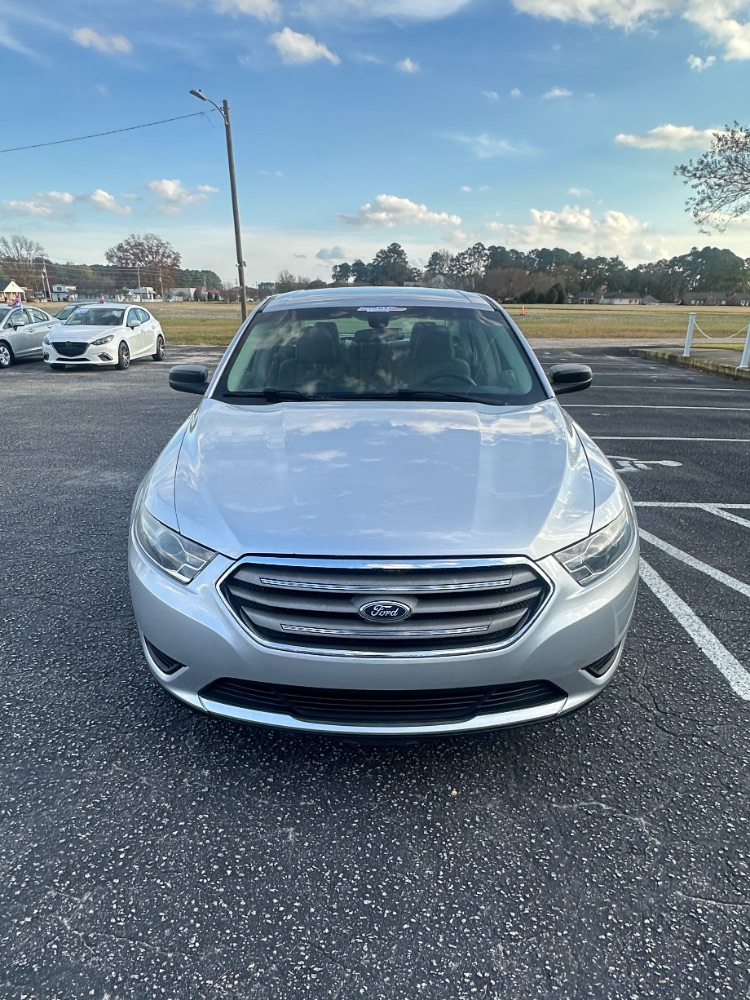 2016 Ford Taurus SE