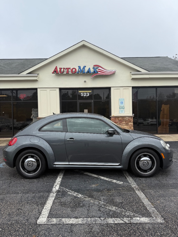 2012 Volkswagen Beetle 2.5's photo