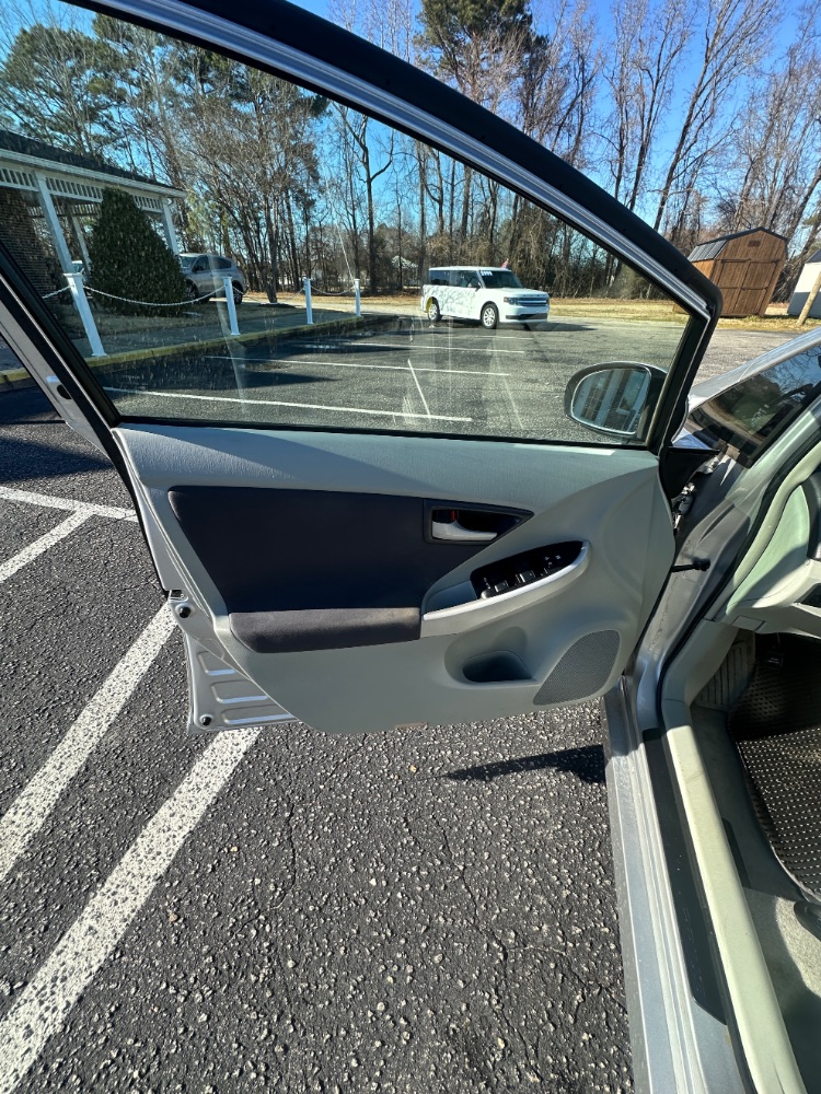 2011 Toyota Prius II - Photo 11