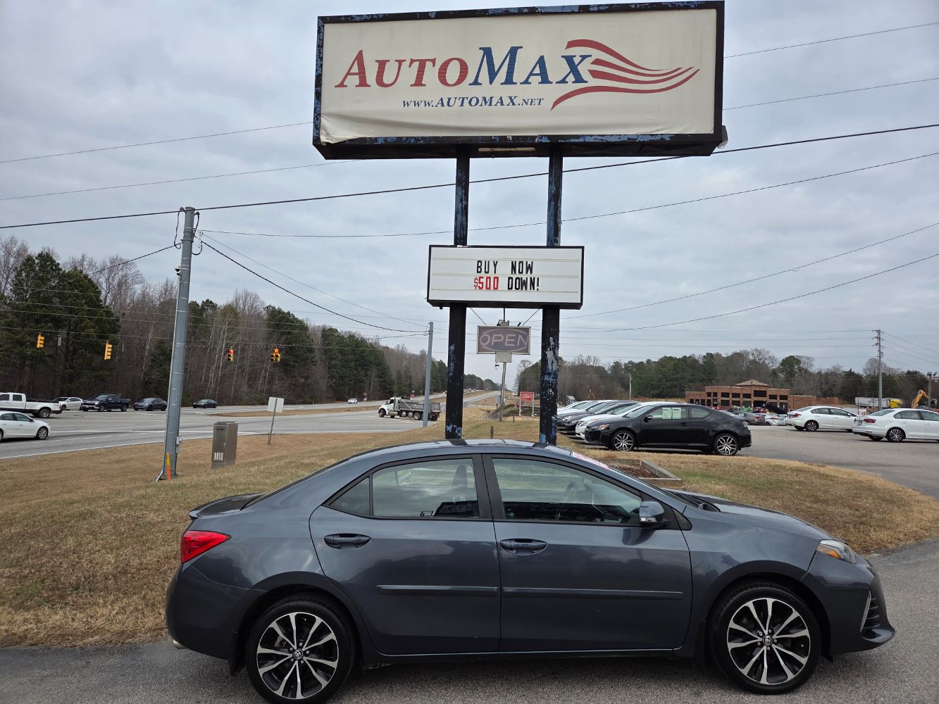 2017 Toyota Corolla SE's photo