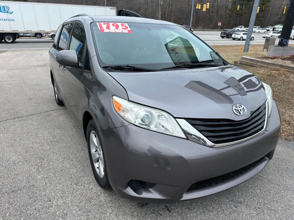 2017 Toyota Sienna LE