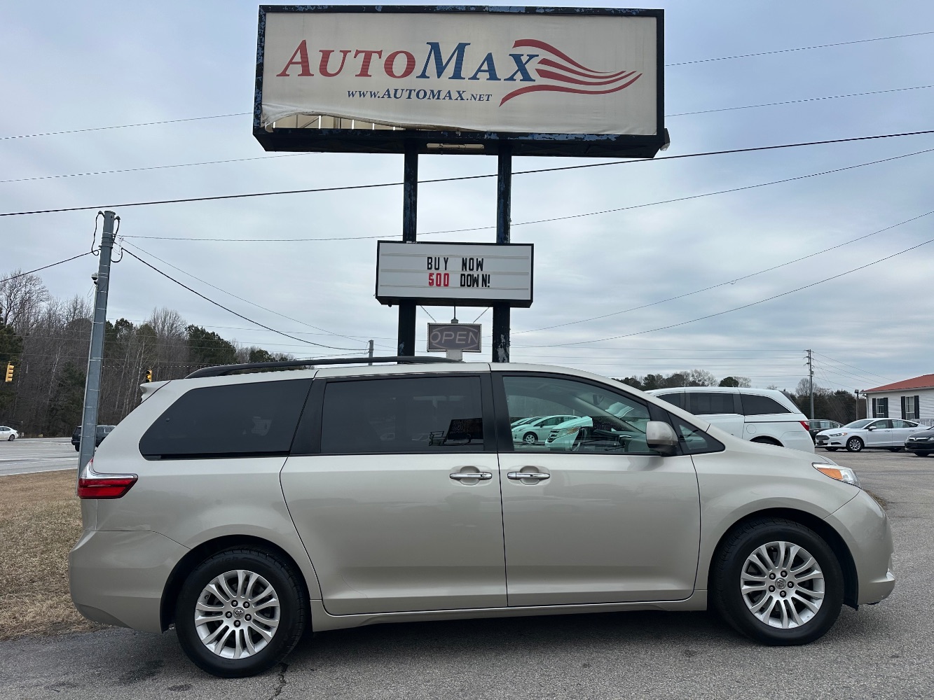 2017 Toyota Sienna XLE
