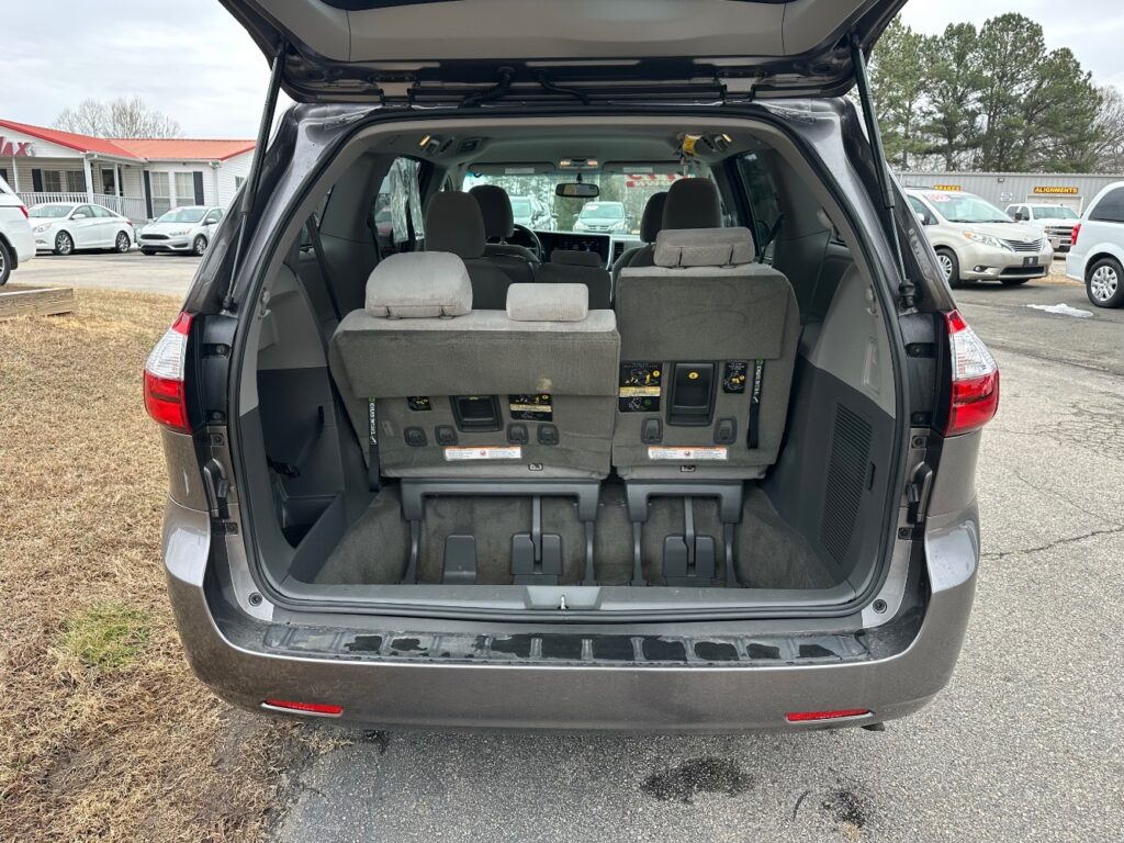 2017 Toyota Sienna LE