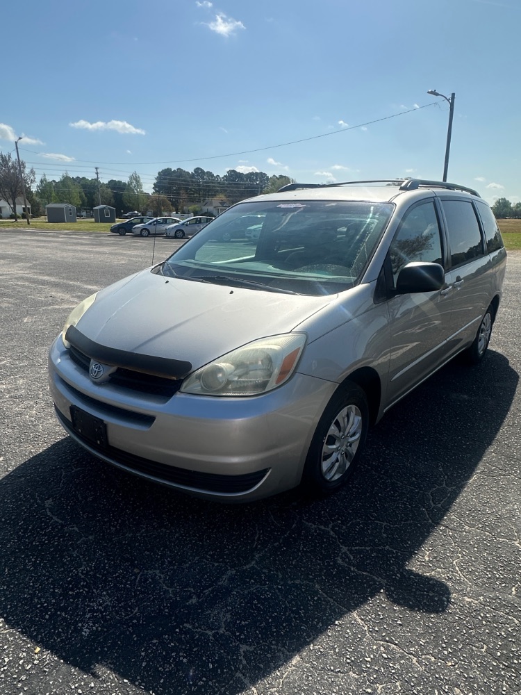 2005 TOYOTA SIENNA LE