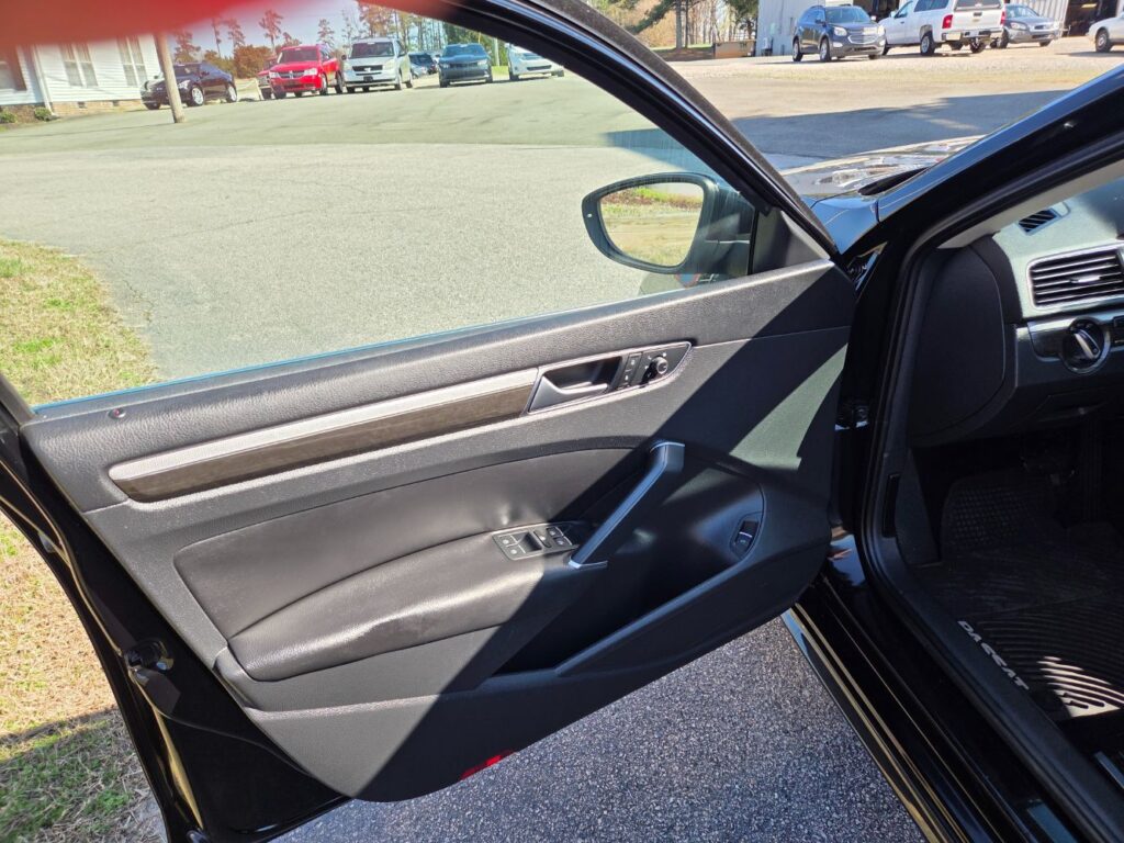 2016 Volkswagen Passat 1.8T SE