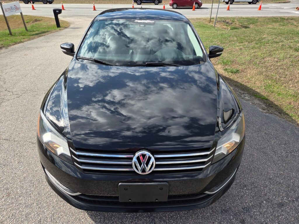 2013 Volkswagen Passat 2.5L Wolfsburg Edition