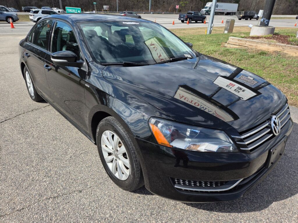 2013 Volkswagen Passat 2.5L Wolfsburg Edition