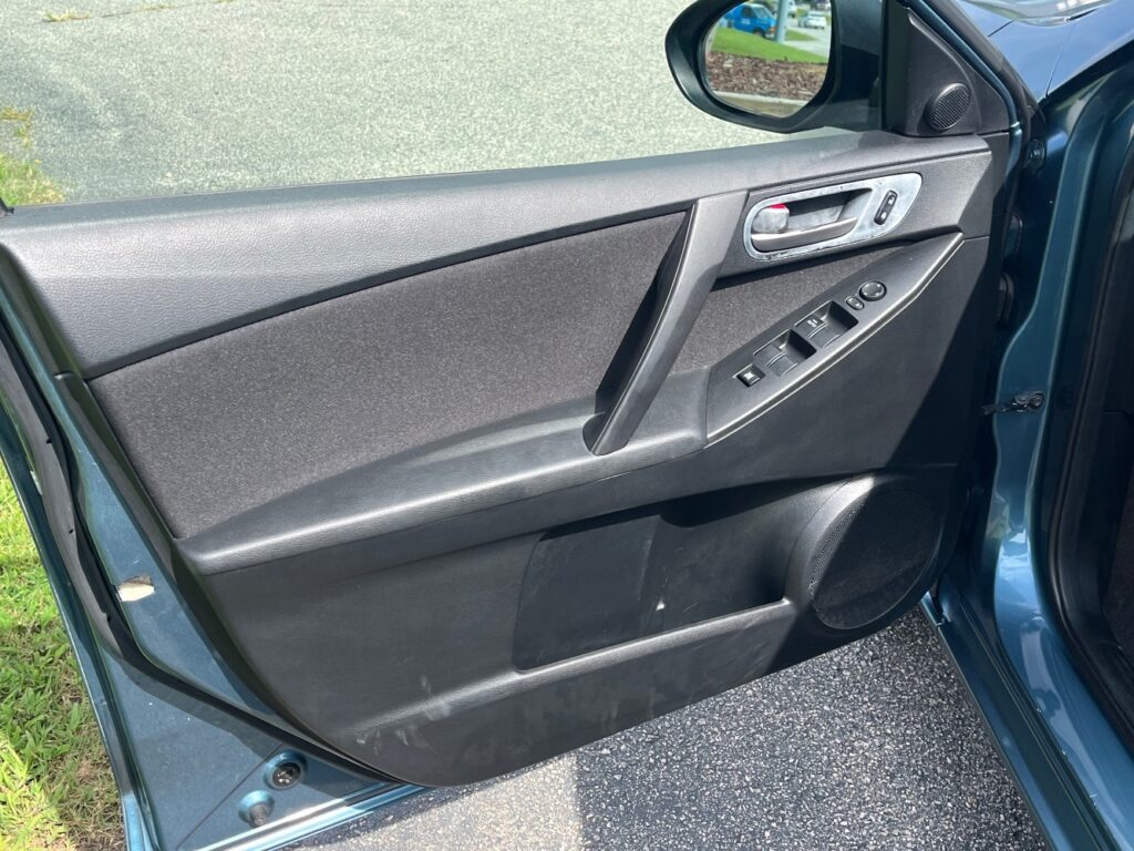 2011 Mazda 3 i Touring