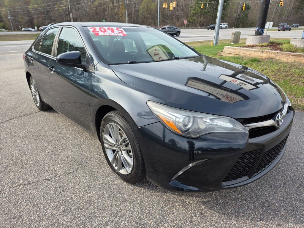 2016 TOYOTA CAMRY LE