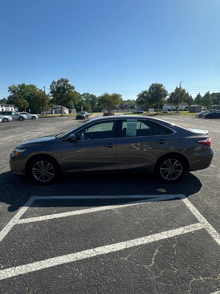 2017 Toyota Camry SE