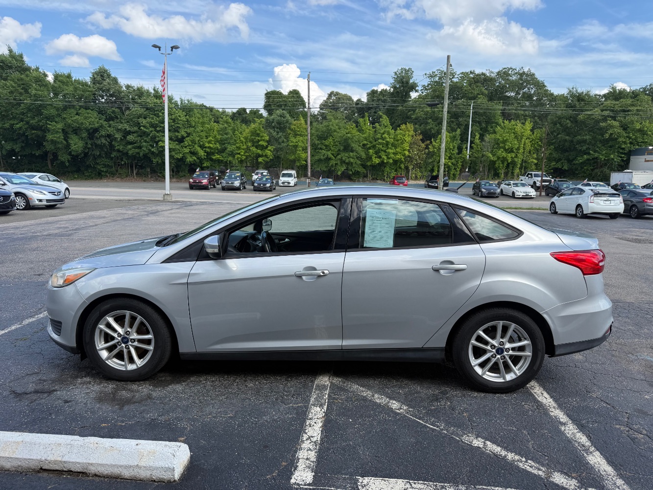 2016 Ford Focus Sedan SE's photo