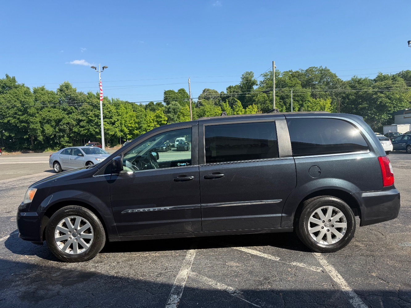 2014 Chrysler Town & Country Touring's photo