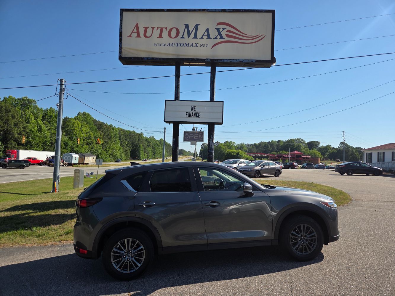 2017 Mazda CX-5 Touring auto's photo