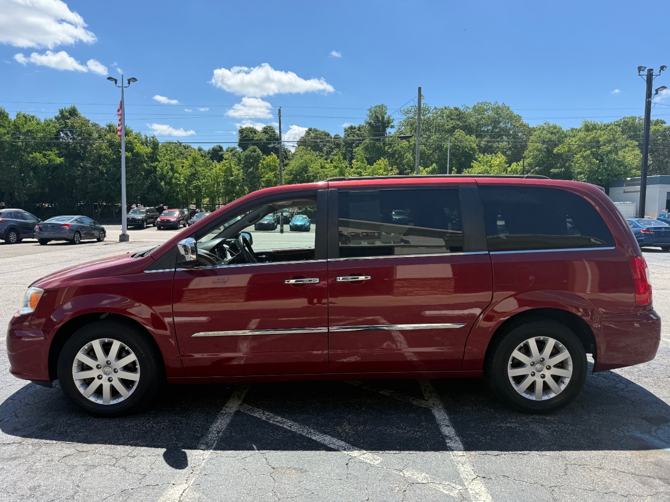 2015 Chrysler Town & Country Touring's photo