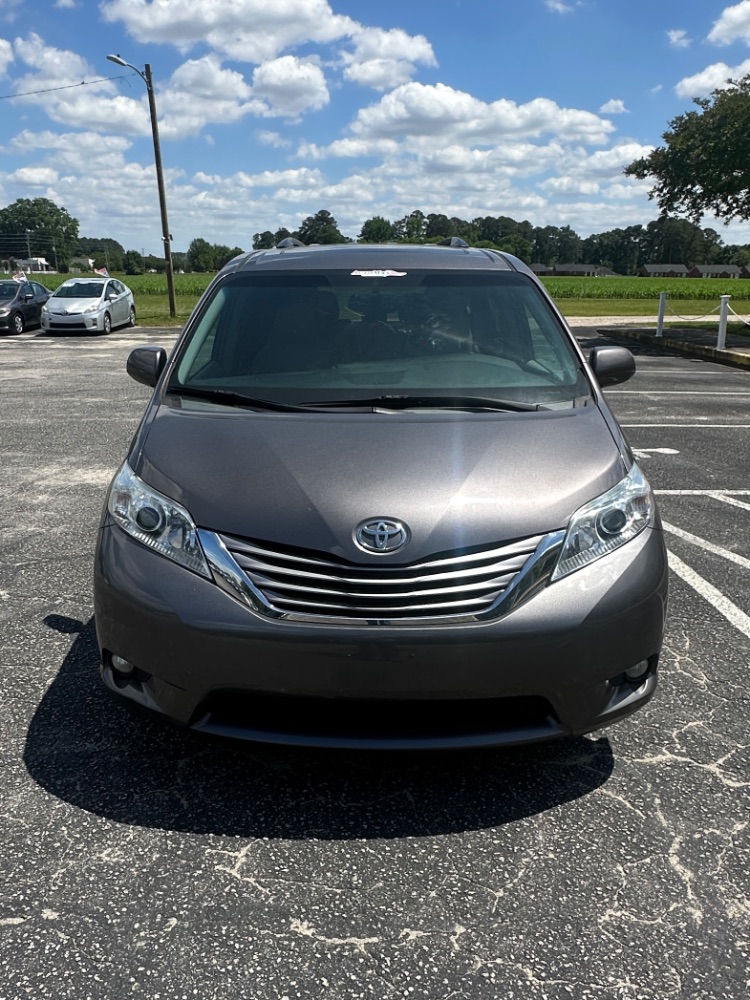 2015 Toyota Sienna XLE
