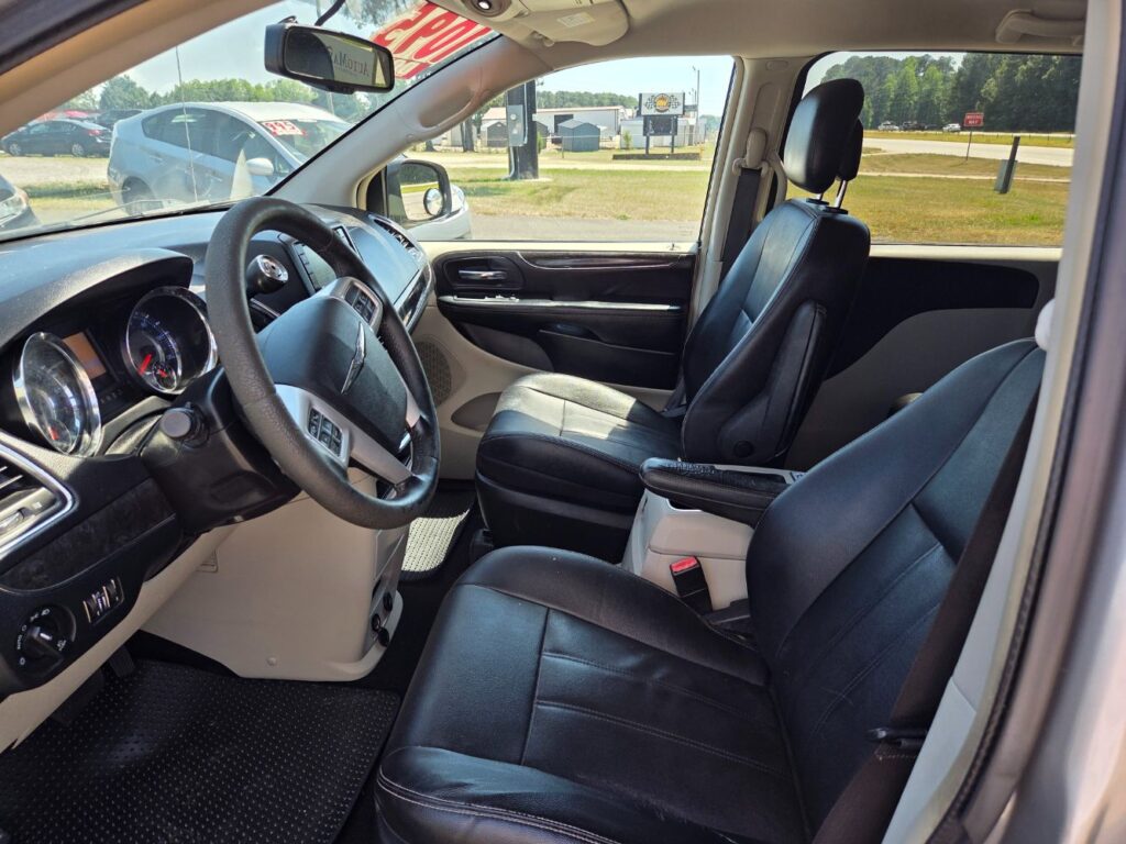 2016 Chrysler Town & Country Touring